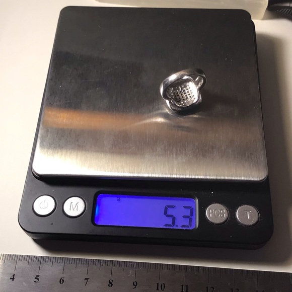 Beautiful designer black and white diamond ring - Picture 16 of 16